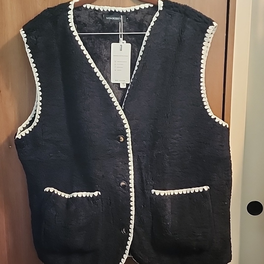 NWT Womens Large Super Soft Black And White Vest Merokeety